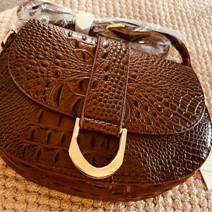 Chic Brown Crocodile Pattern Crossbody Bag